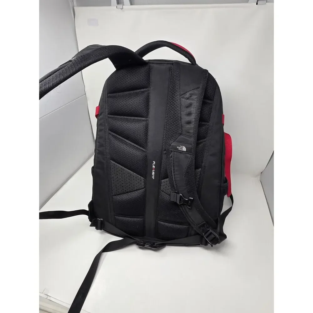 North Face Recon Backpack Blue/Red. Great bag for hiking, travel and school bag
